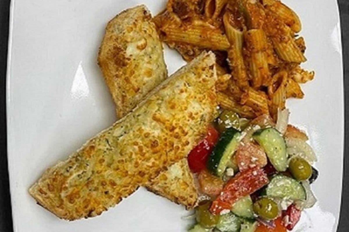 Pasta Combo (Red Sauce Pasta, Garlic Toast, Greek Salad and Can Pop)