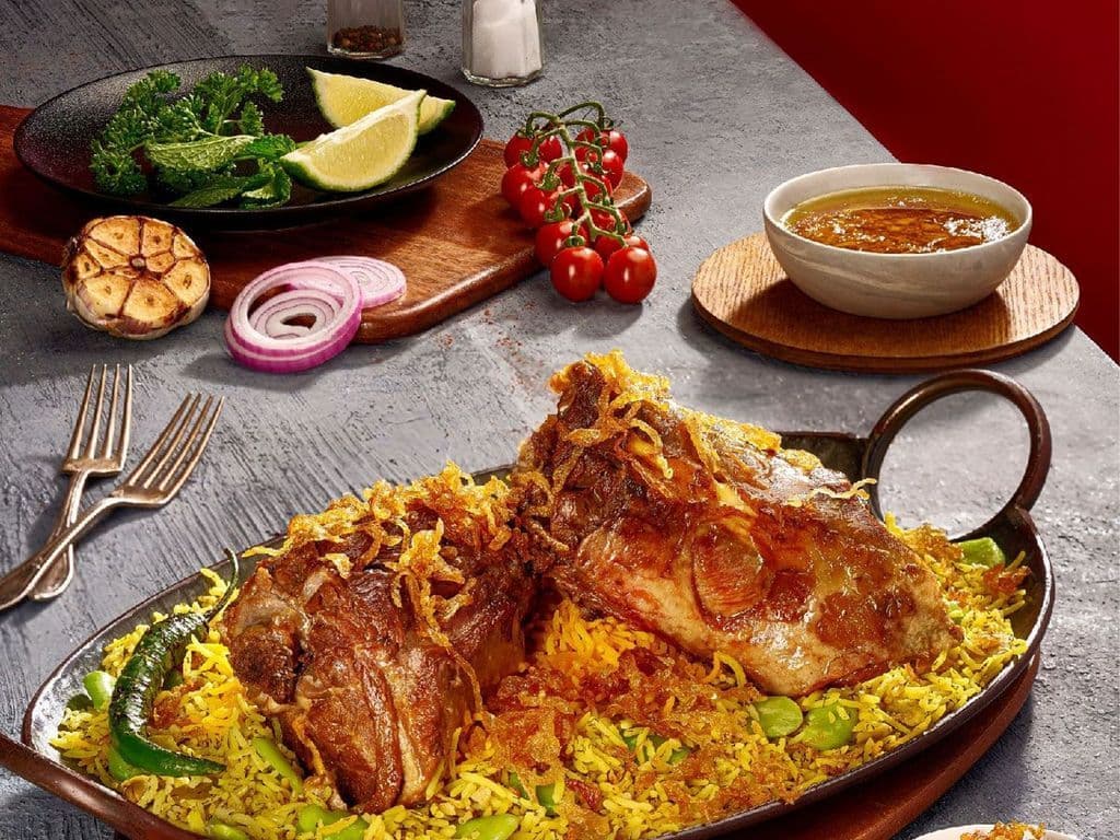 Special Lamb Neck with Baghali Poloگردن مخصوص با باقالی پلو