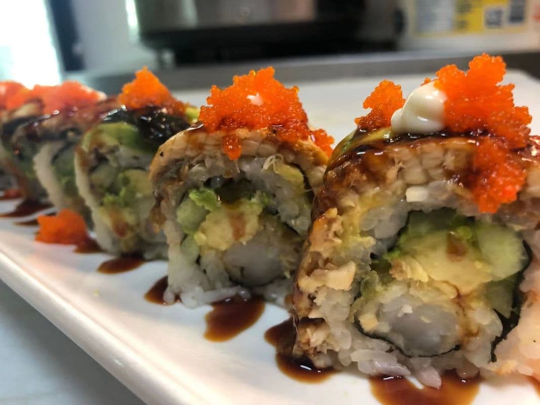 146. Dragon Roll (8 pcs)