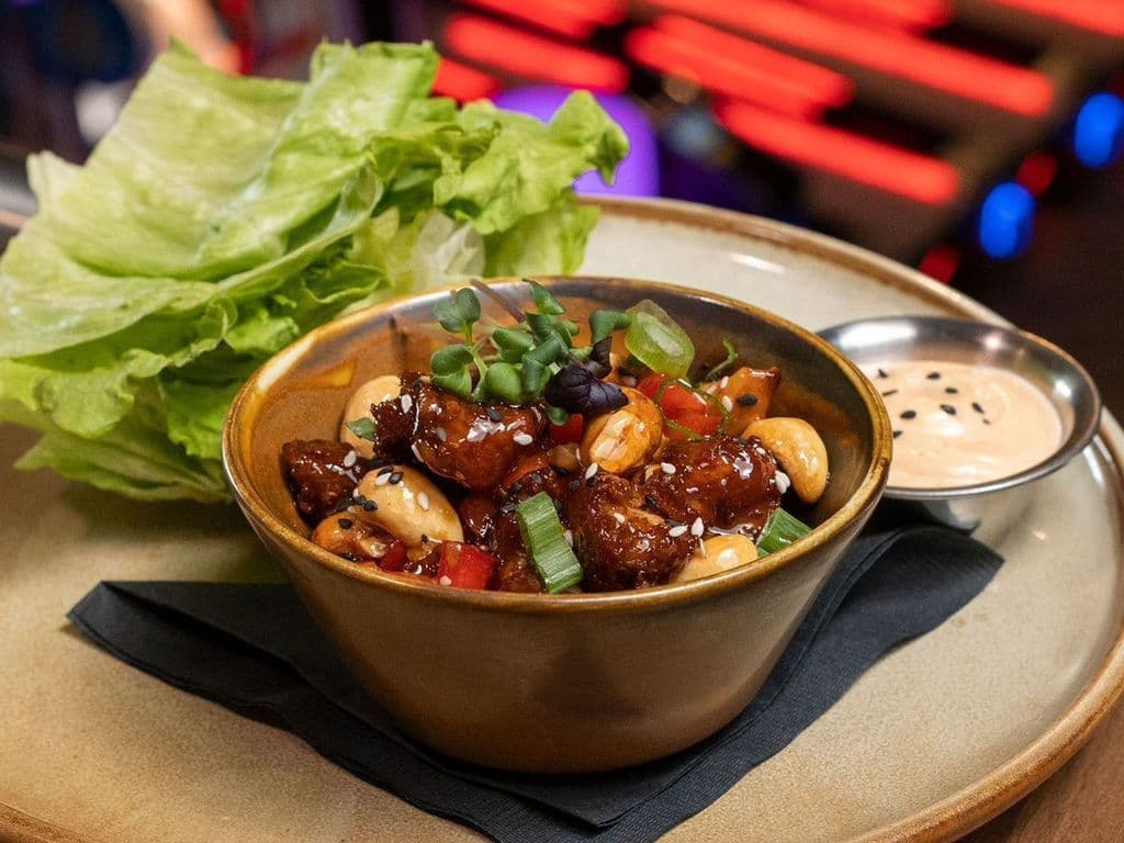 CHICKEN LETTUCE WRAPS
