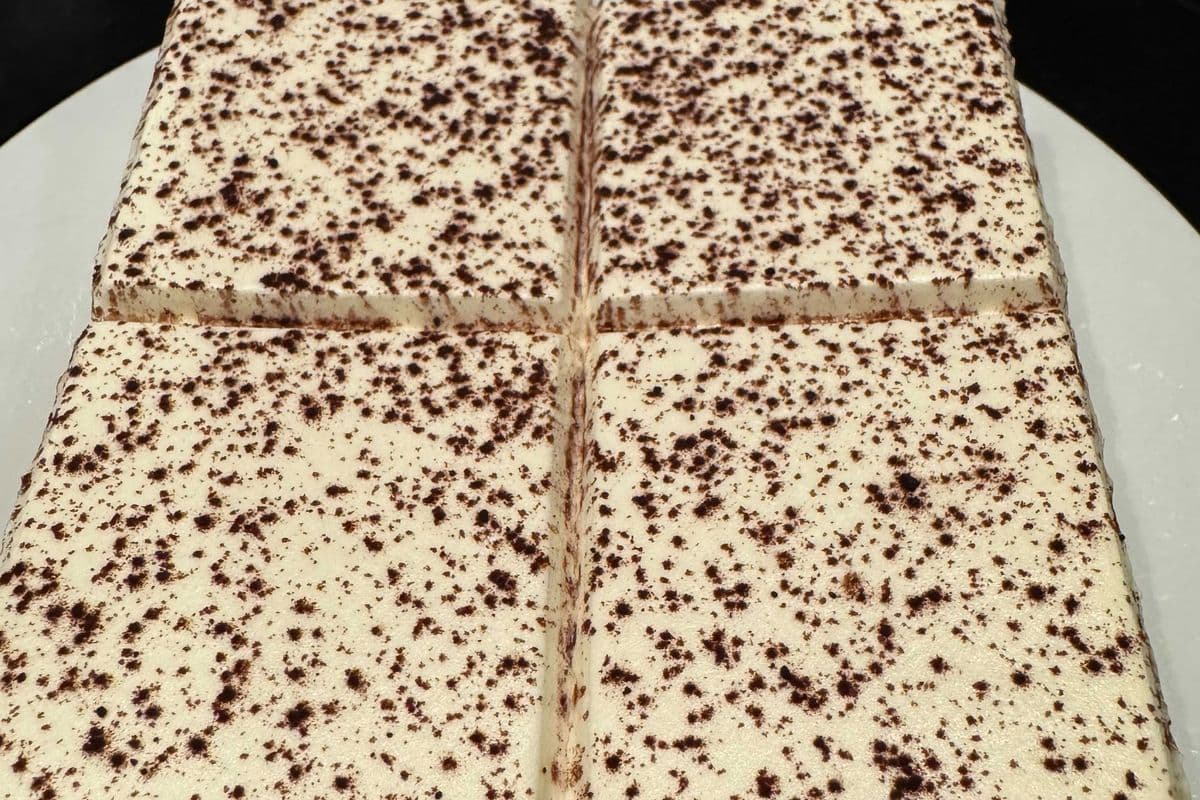 Tiramisu Cake
