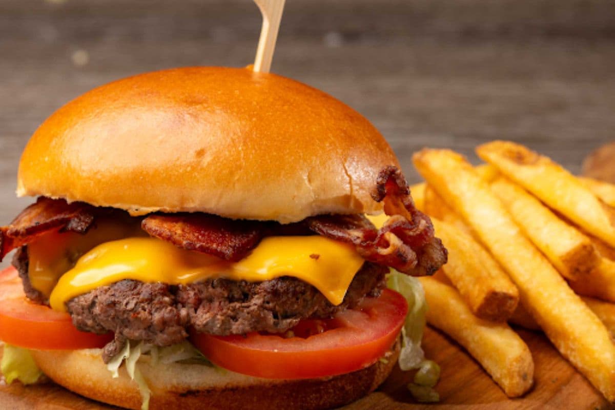 Bacon Cheese Burger W/ Fries