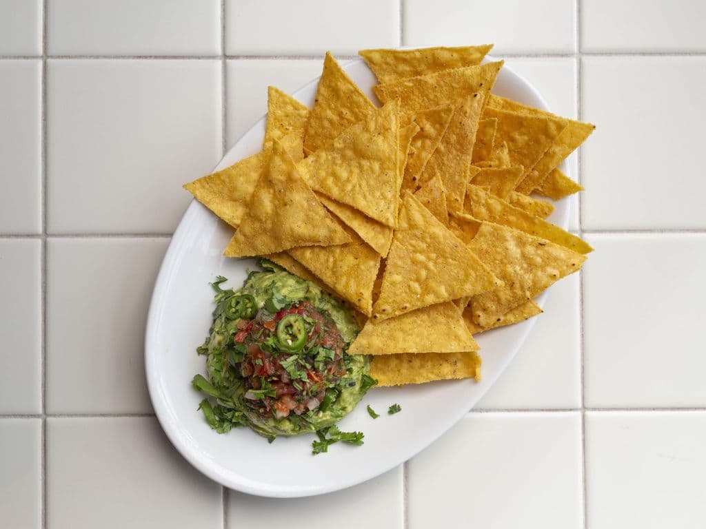 Chips y Guacamole