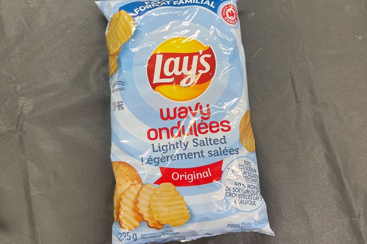 Lays Wavy lightly salt Original (235 gms)