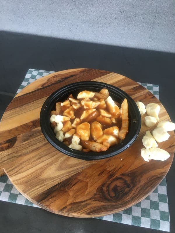 Poutine réguliére / Regular Poutine