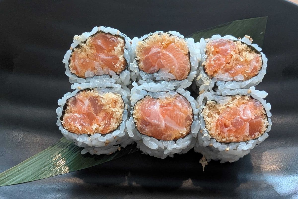 75. Spicy Salmon Maki Roll