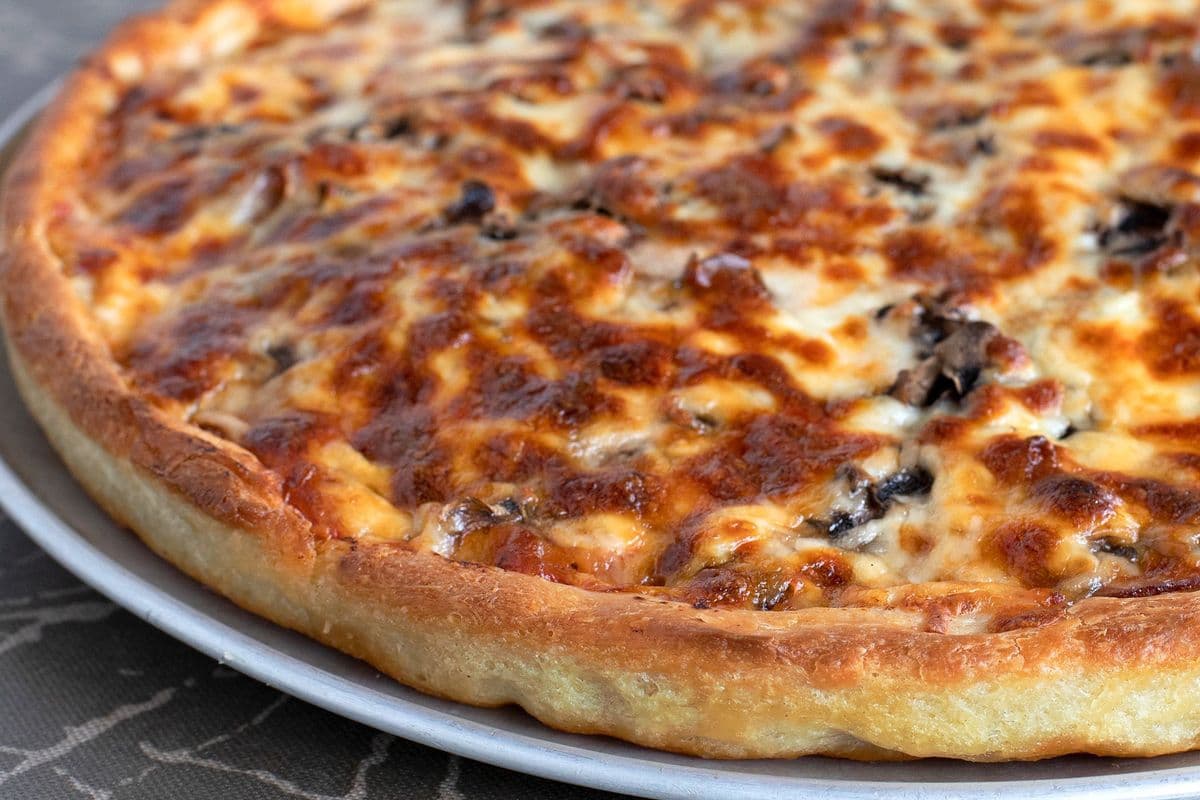 #2 Canadian Bacon and Mushrooms Pizza