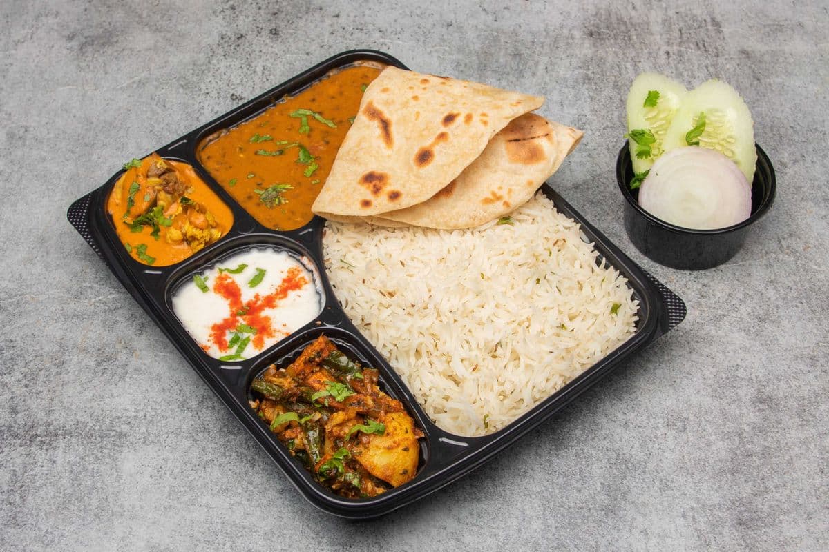MONDAY SPECIAL (VEG THALI)
