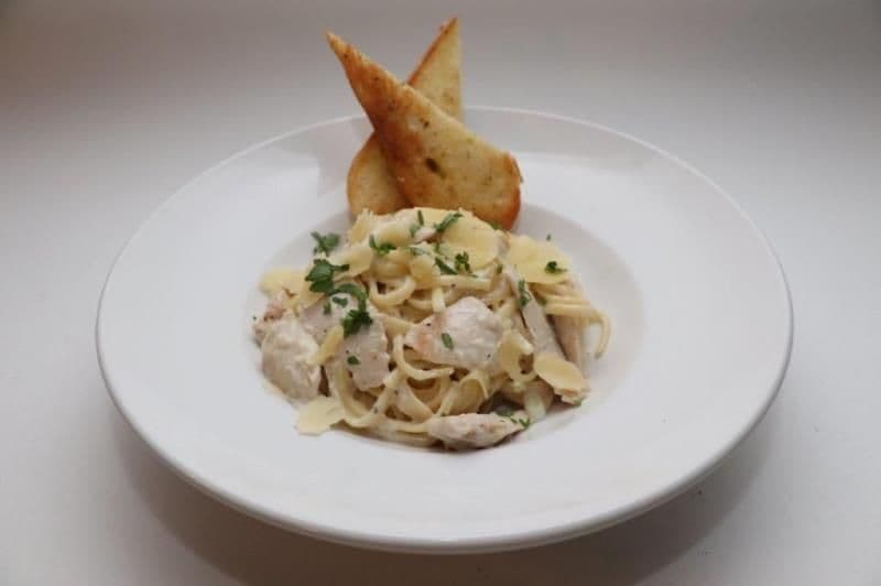 Classic Chicken Alfredo