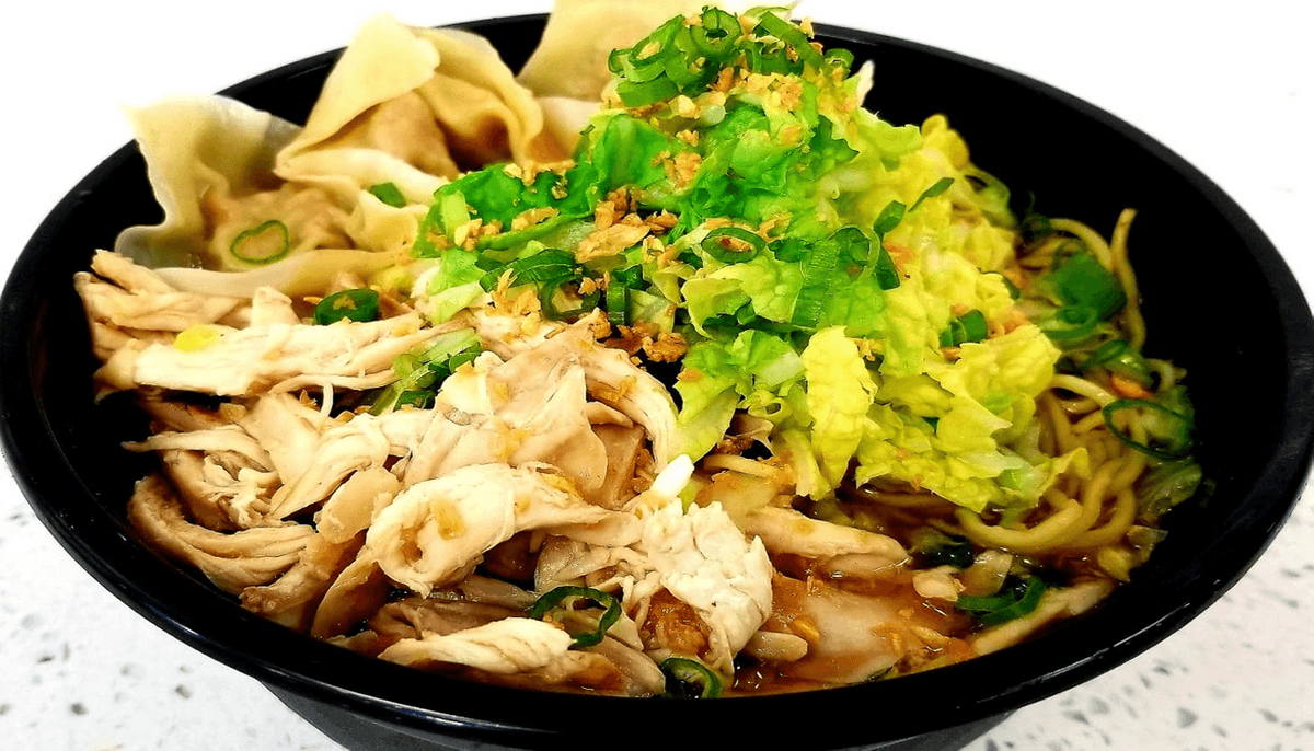 N1. Yummy Chicken Mami