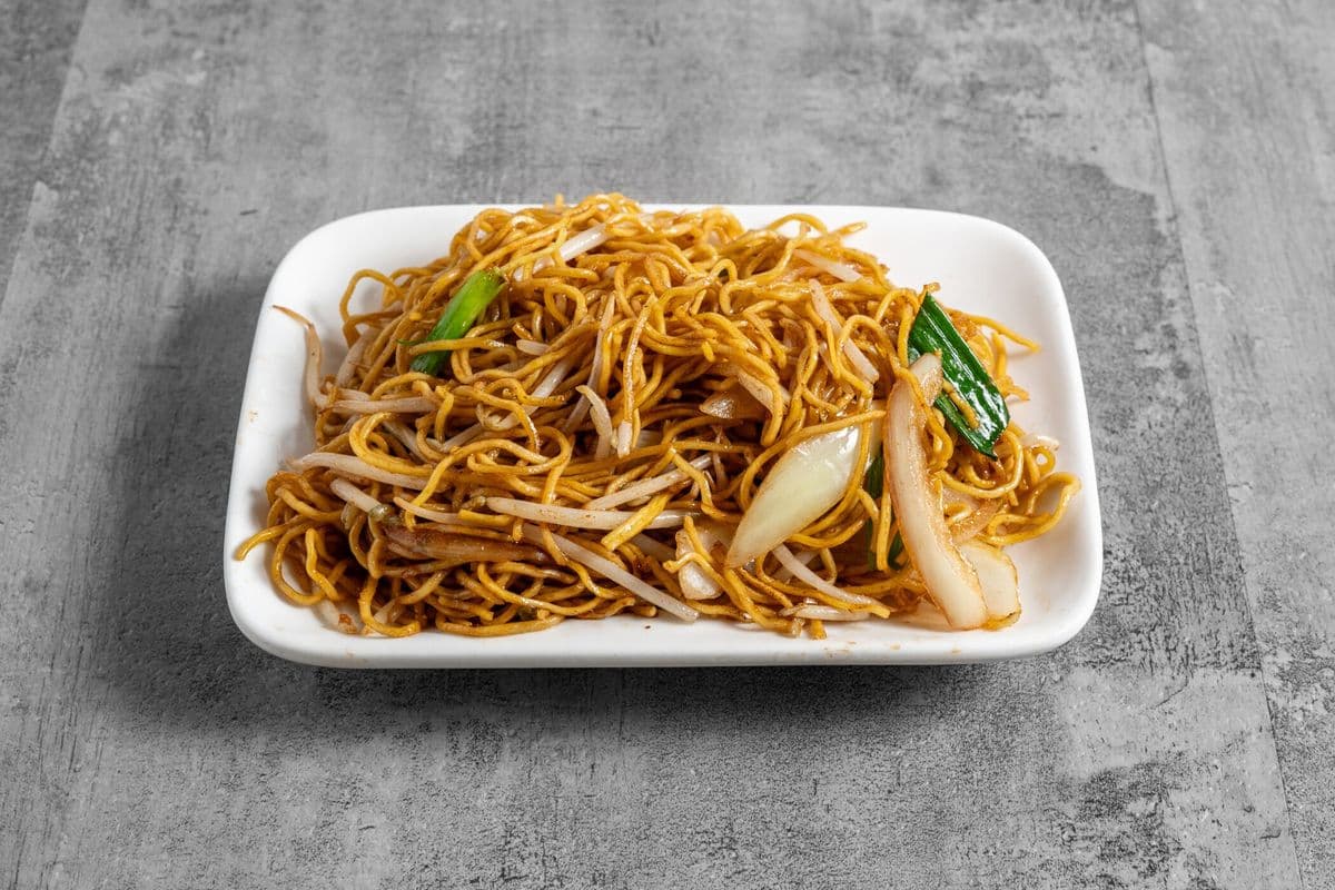 Plain Fried Soft Egg Noodles 淨炒麵