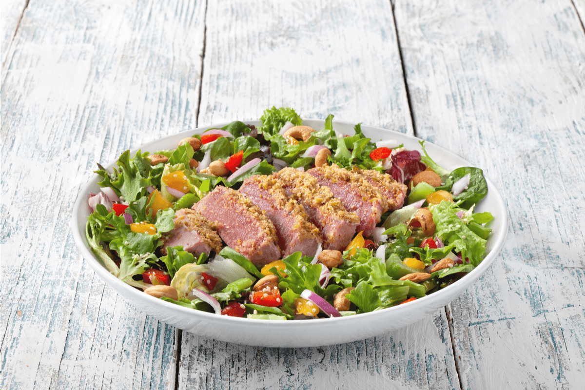 Asian Ahi Tuna Salad (681 Cal)