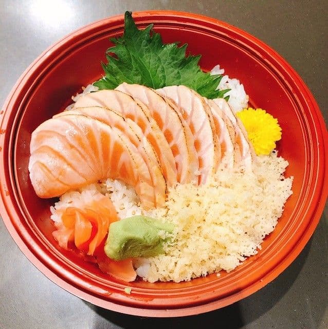 J7. Torched Spicy Salmon Don - 灸火辣三文鱼
