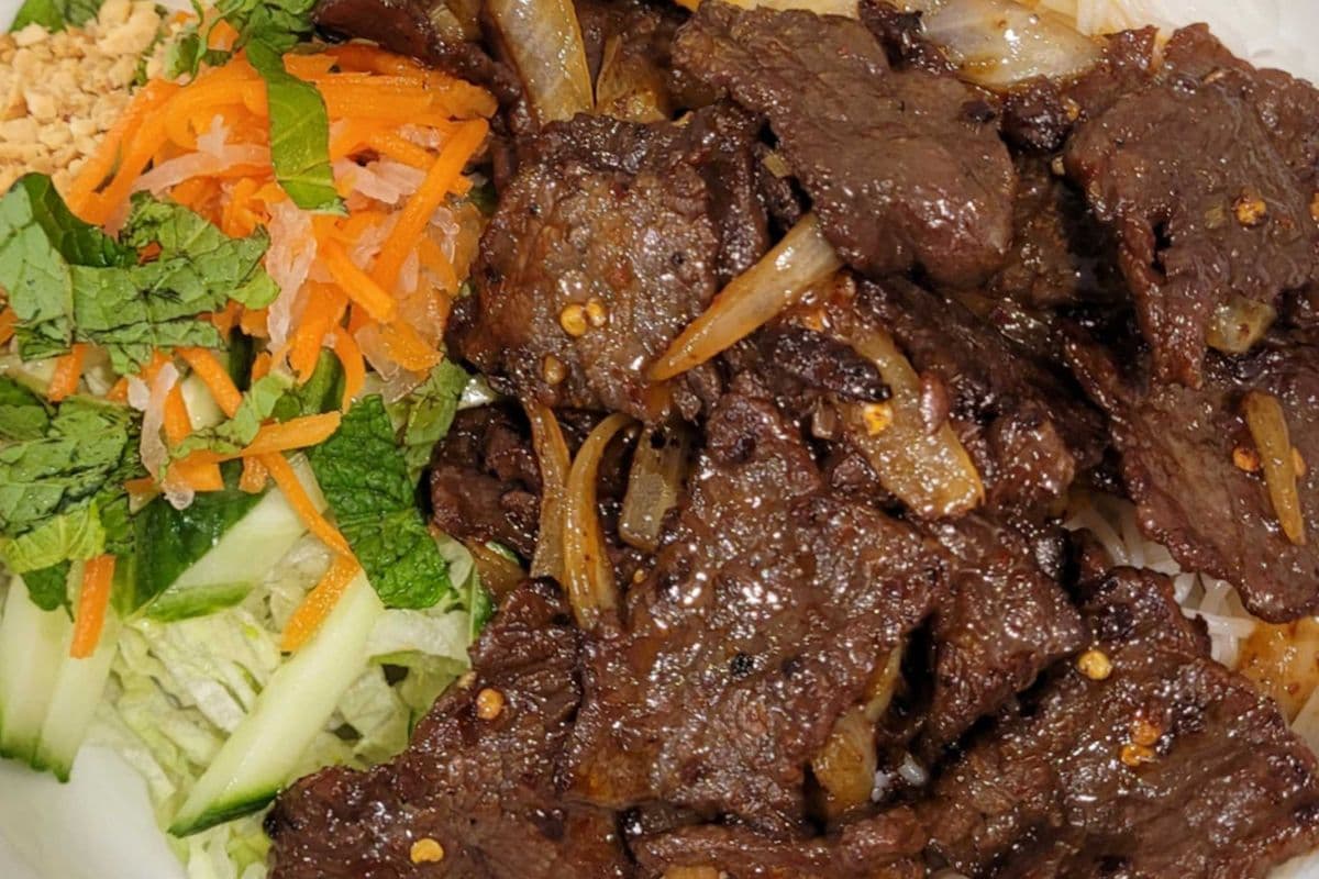 V2 - Vermicelli with Stir Fried Satay Beef Tenderloin