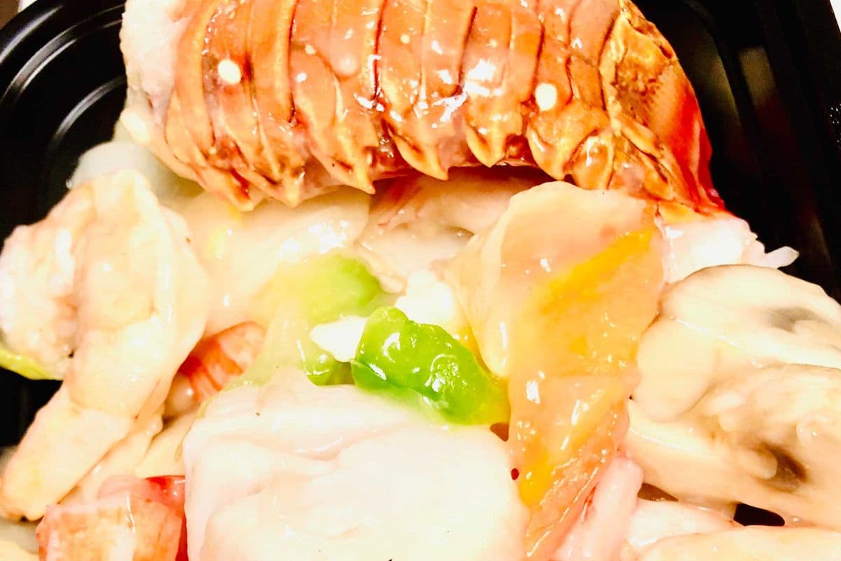S17. Seafood Combination