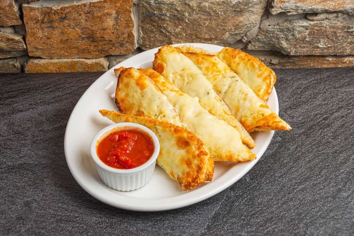 Cheesy Garlic Fingers (8 pcs)
