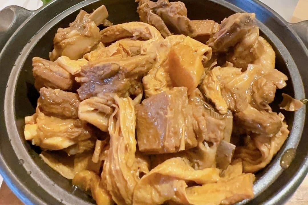 A03 Bean Curd Lamb Brisket Casserole 支竹羊腩煲