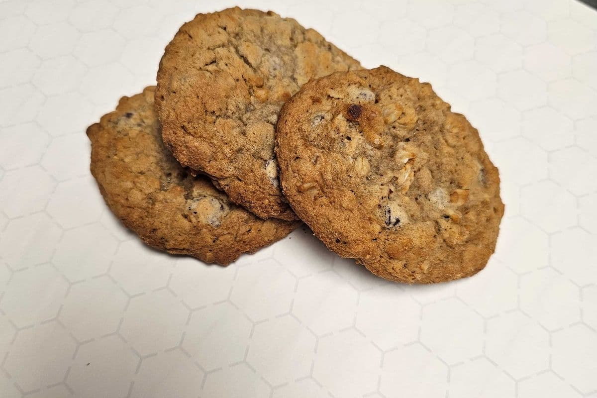 Oatmeal Chocolate Chip Cookies (3 piece)