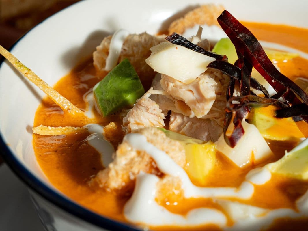 Sopa de Tortilla Azteca