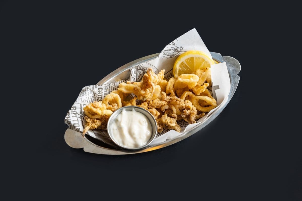Crispy Calamari Served with Tzatziki