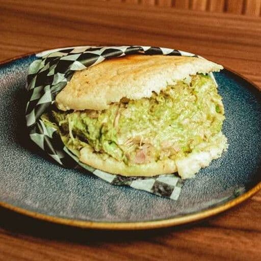 Arepa reina pepiada
