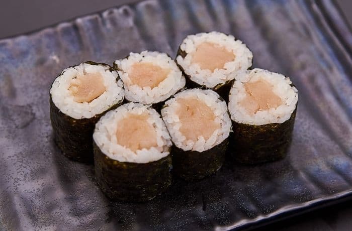 Salmon Roll (6 pcs)