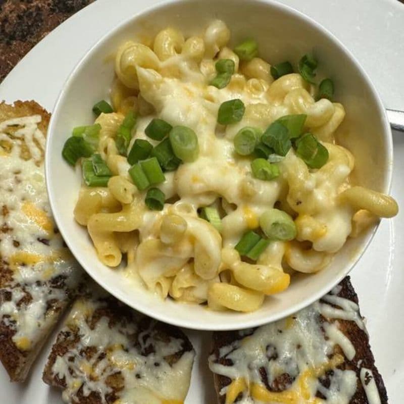 Classic Mac N Cheese