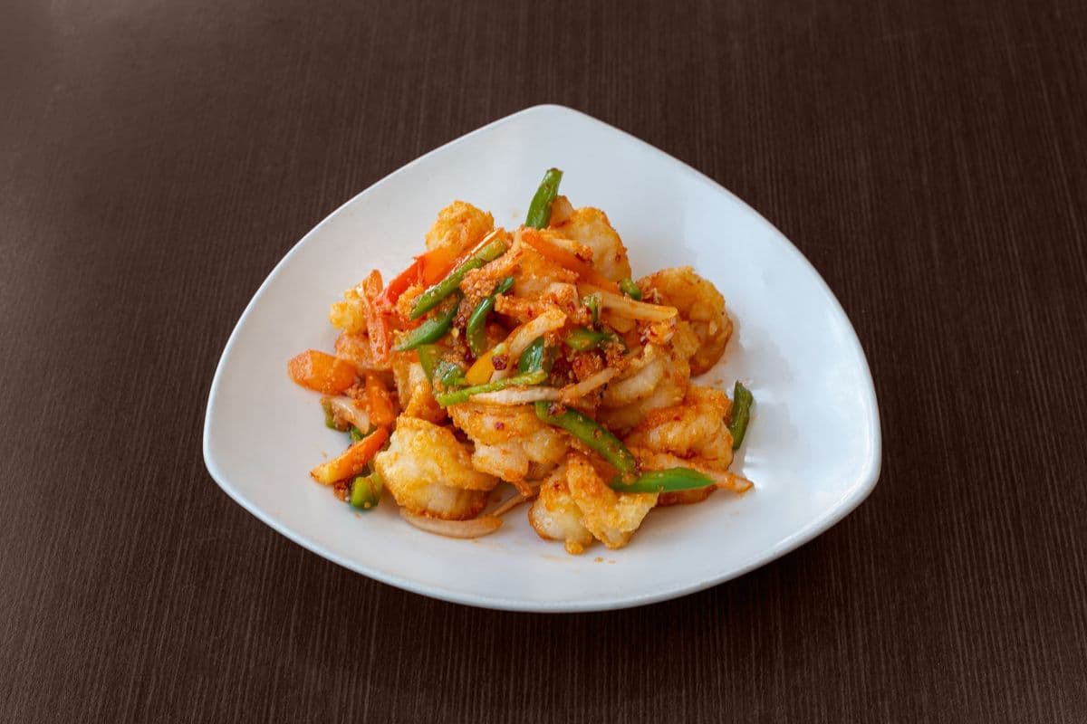 Deep-Fried Shrimp in Spicy Salt and Pepper
