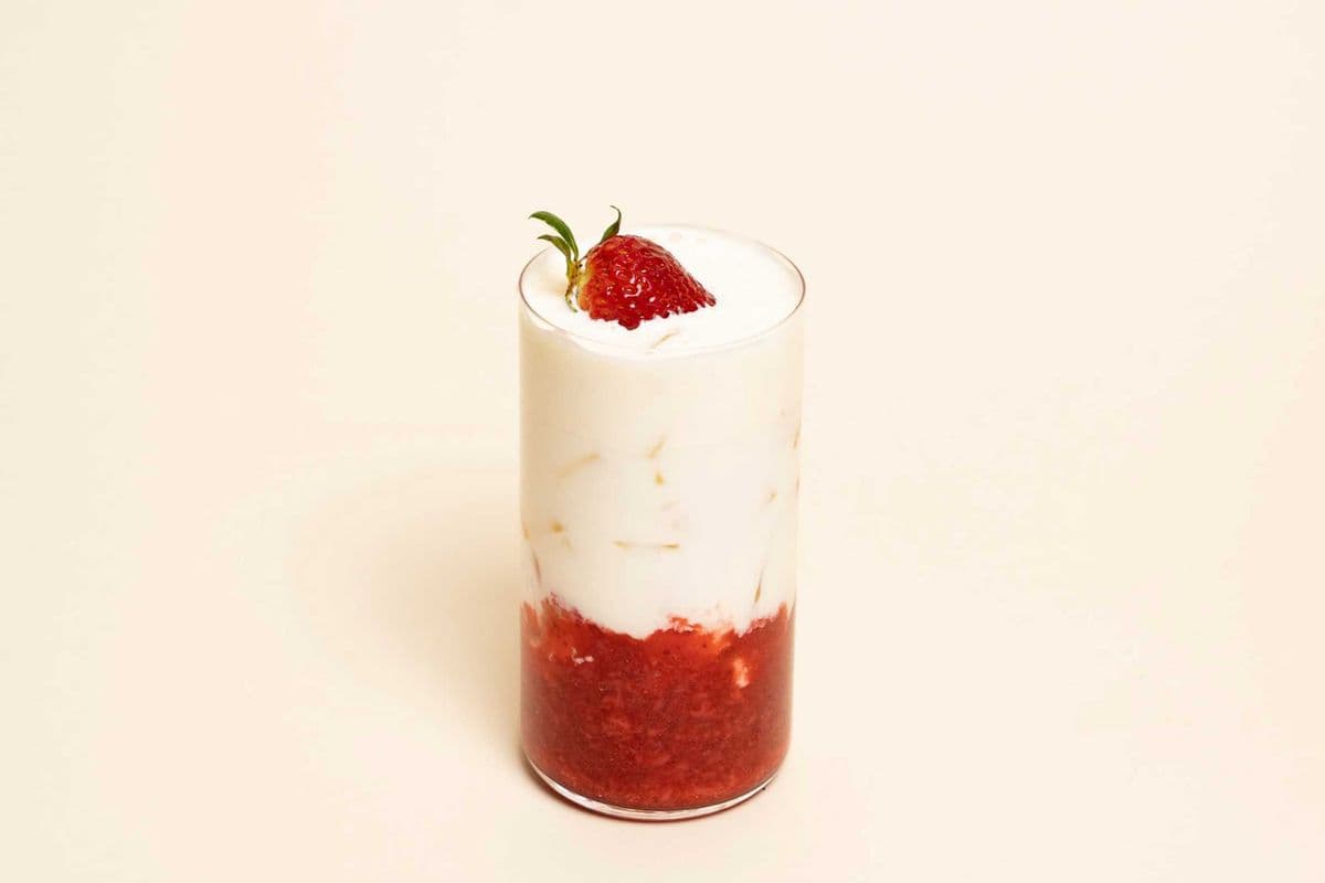 Strawberry Latte (16oz)