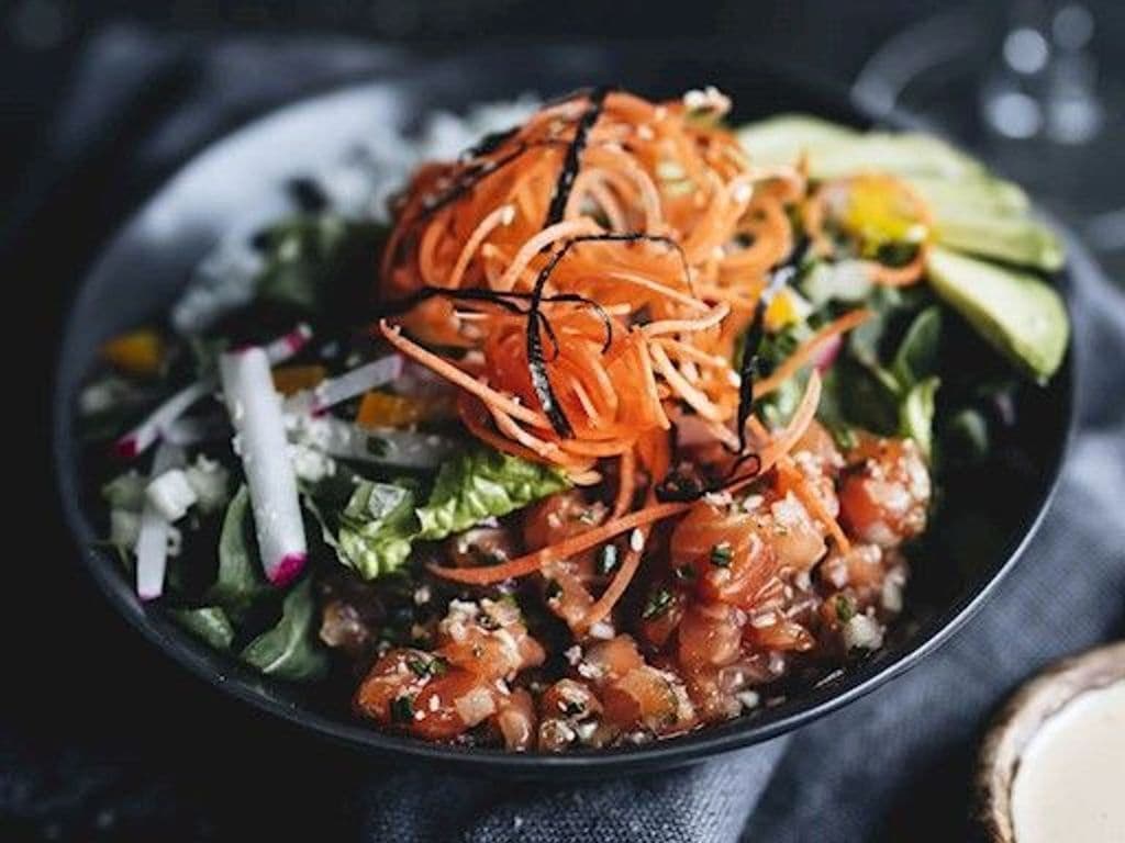 Bol poké au saumon / Salmon Poké Bowl