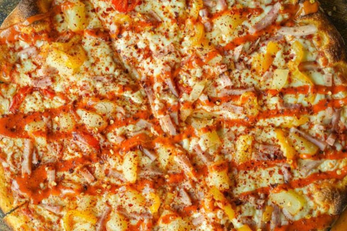 Extra-Large (16'') Hawaiian Heat Pizza