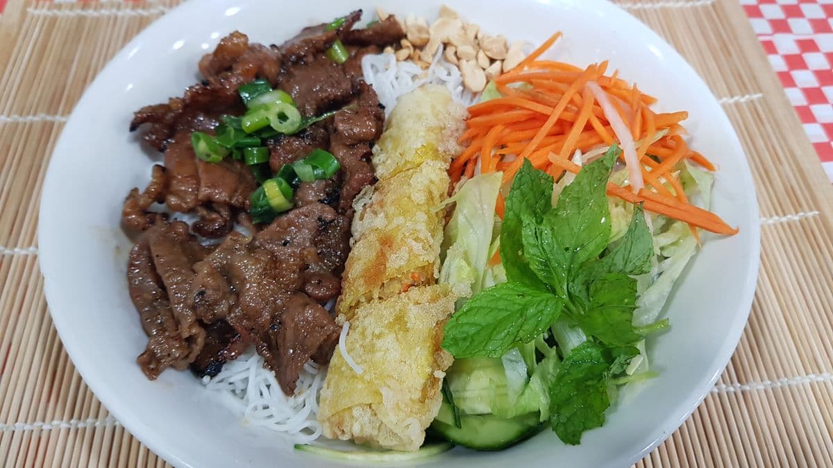 302. Vermicelli with Grilled Pork and Spring Roll