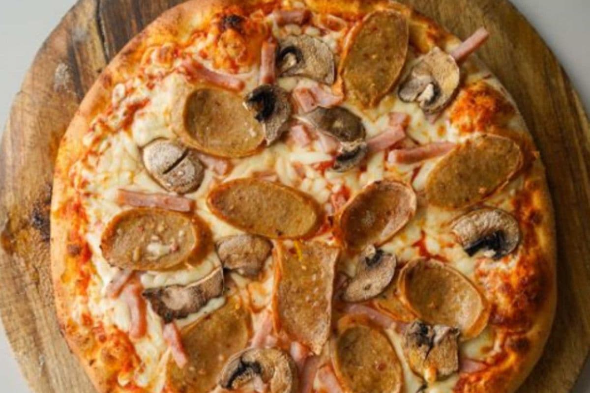 Medium (12'') Tyrol Pizza