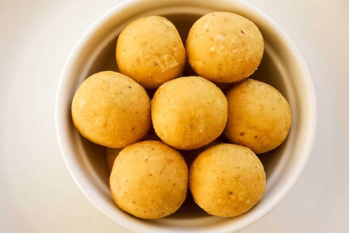 Besan Laddu (1 lb)