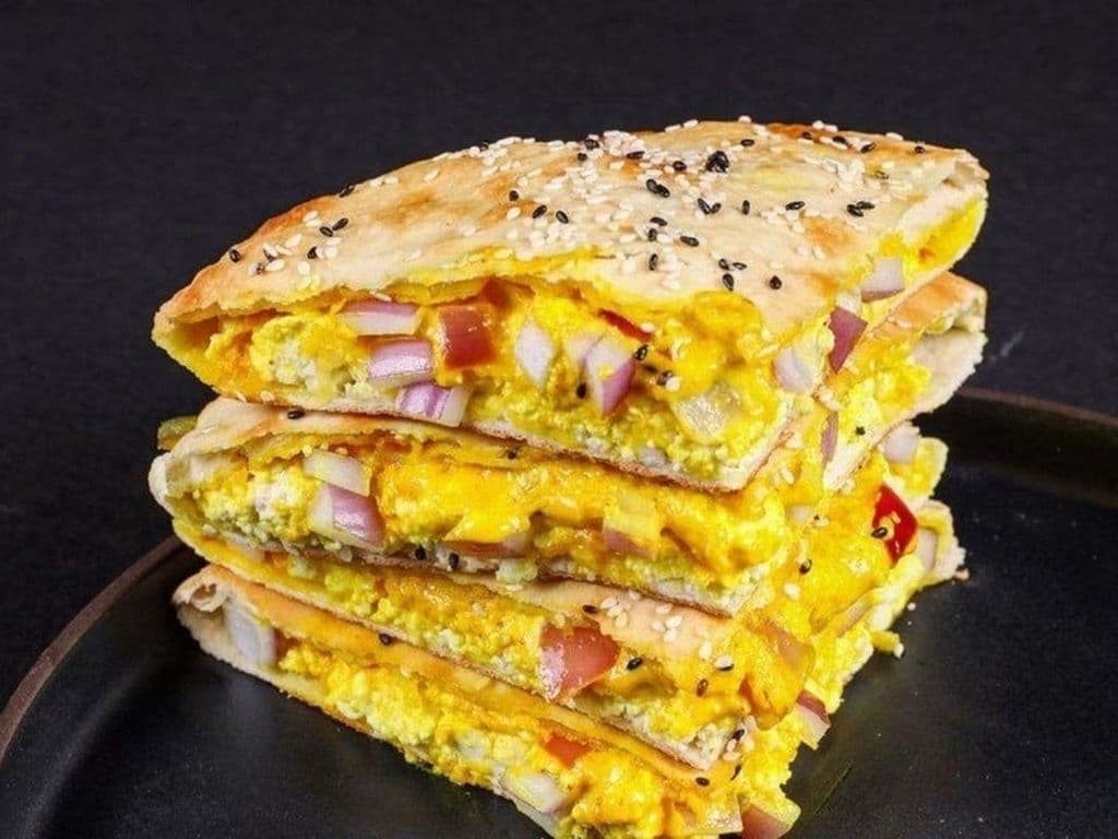 Achari Paneer Naan