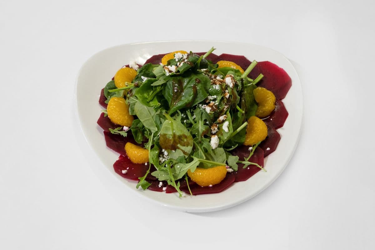 Carpaccio de bettraves, mandarines et fromages de chèvre