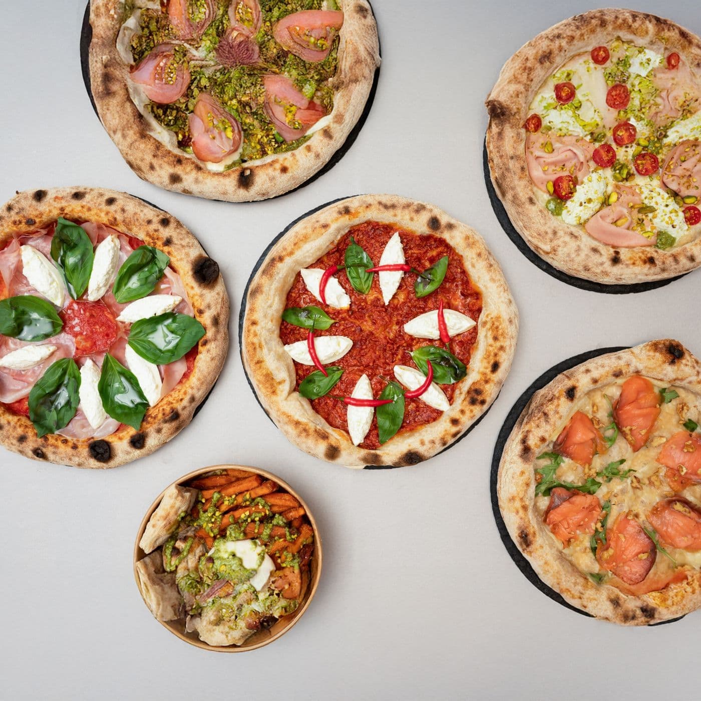 Holly wood Pizza
