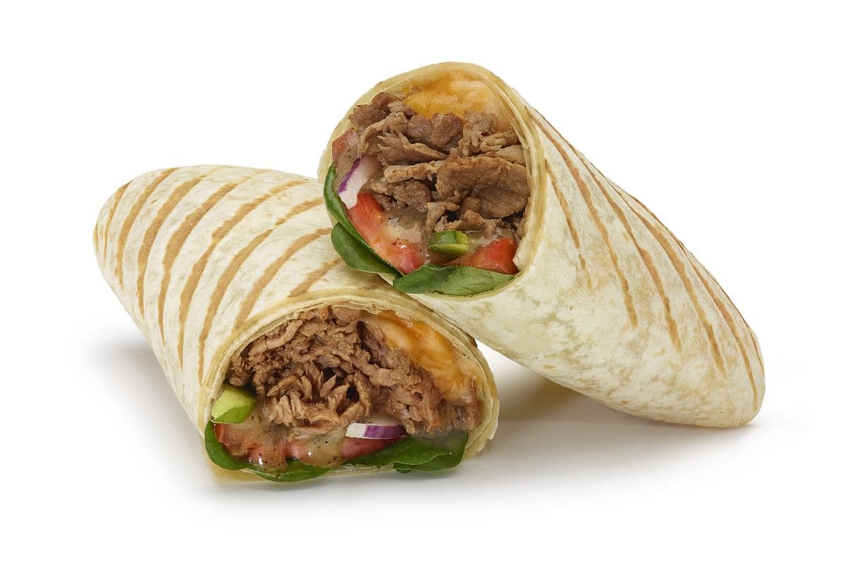 Wrap grillé régulier au steak, fromage, herbes et ail. / Herb and Garlic Steak and Cheese Wrap (690 Cals)