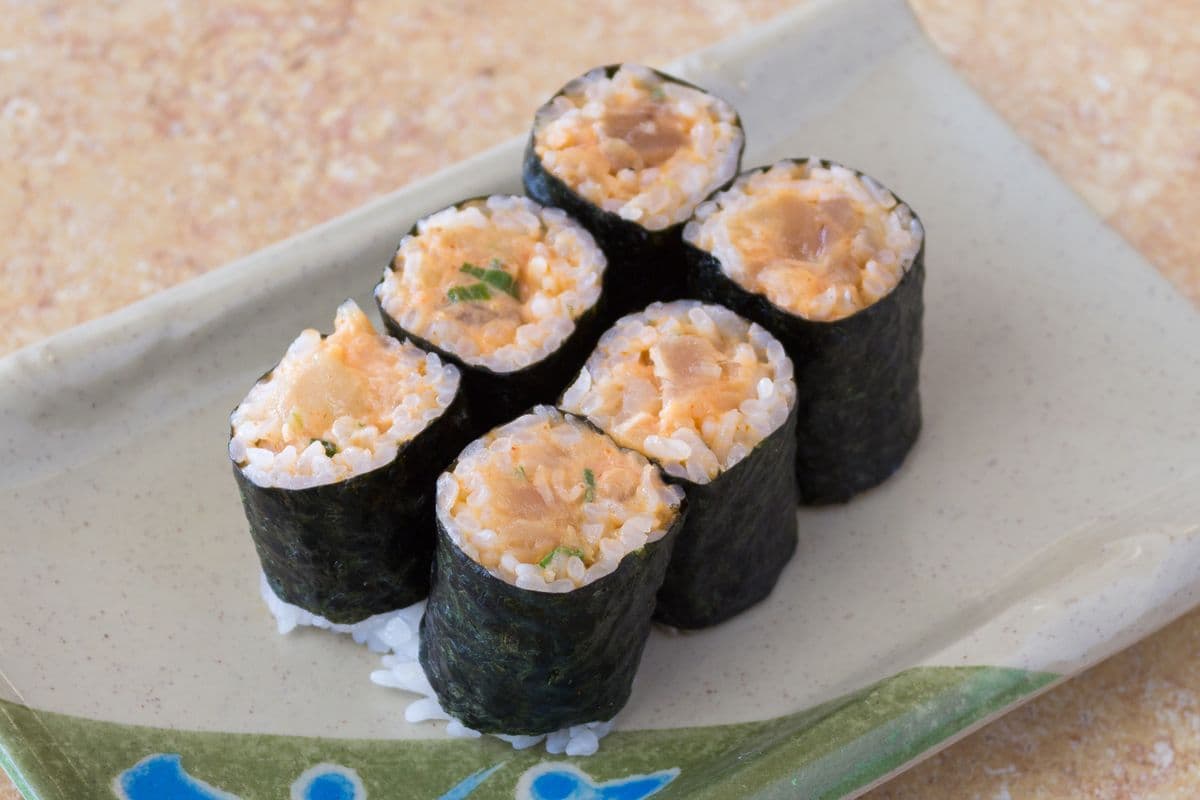 Spicy Tuna Rolls (6 pcs)