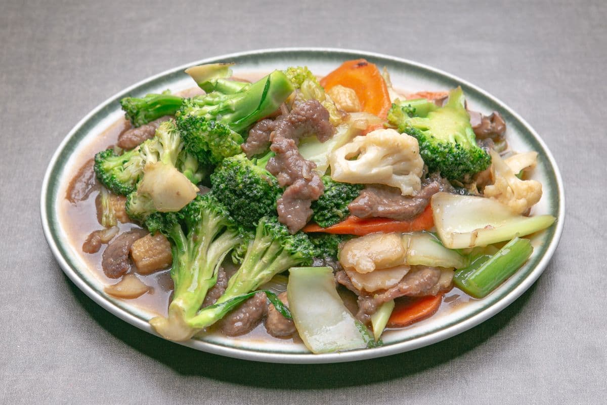 13. Sliced Tender Beef and Mixed Greens