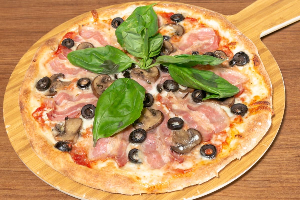 Capricciosa Pizza