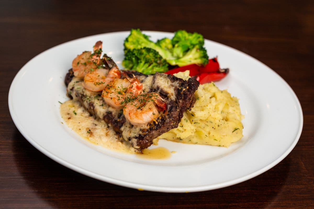 Zesty's Surf and Turf (8 oz) (Dinner)