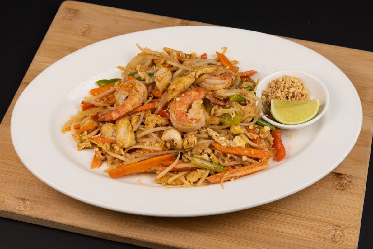 CS. House Chicken and Shrimp Pad Thai