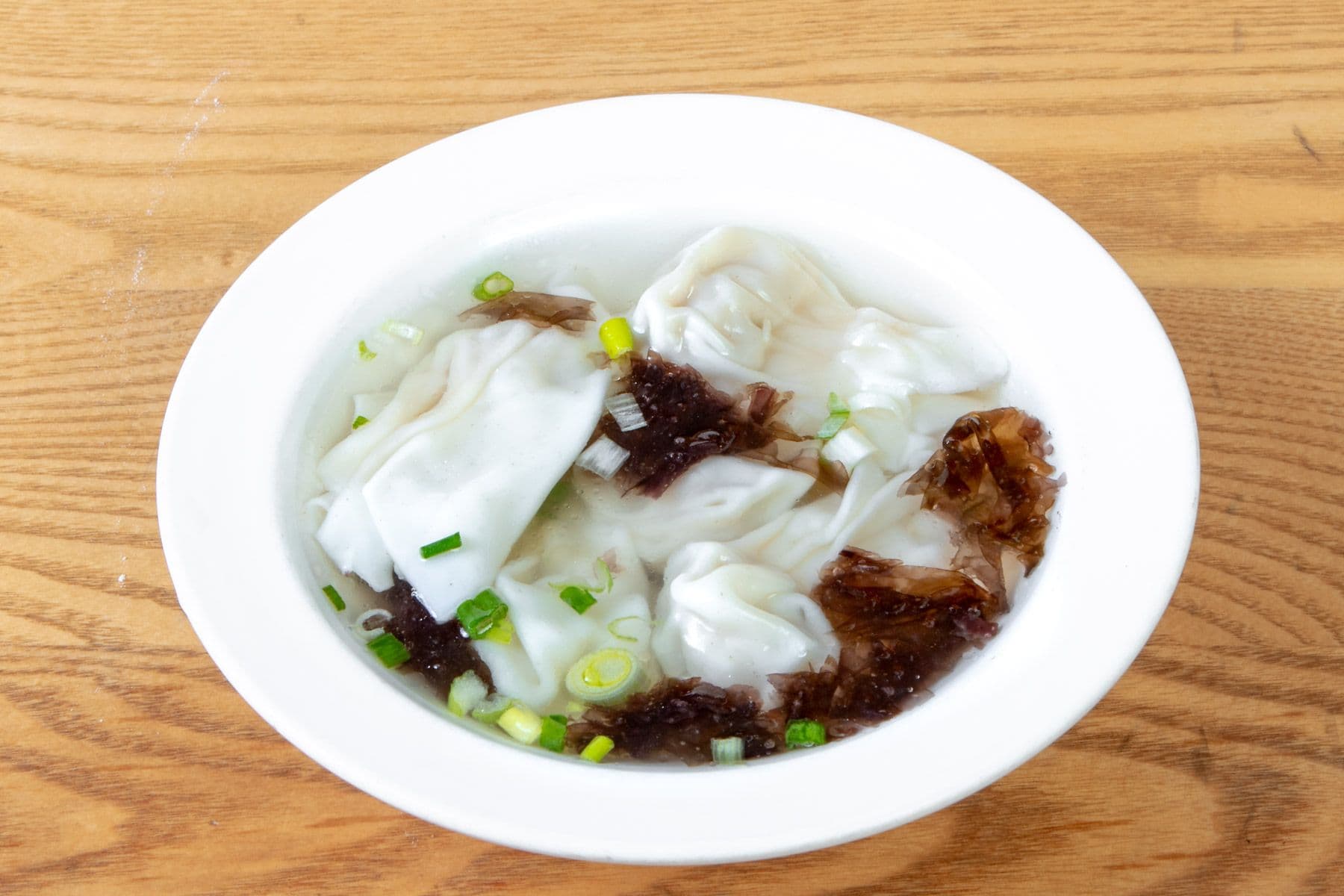03. Soupe wonton au porc (5 mcx) / Pork Wonton Soup (5 pcs)