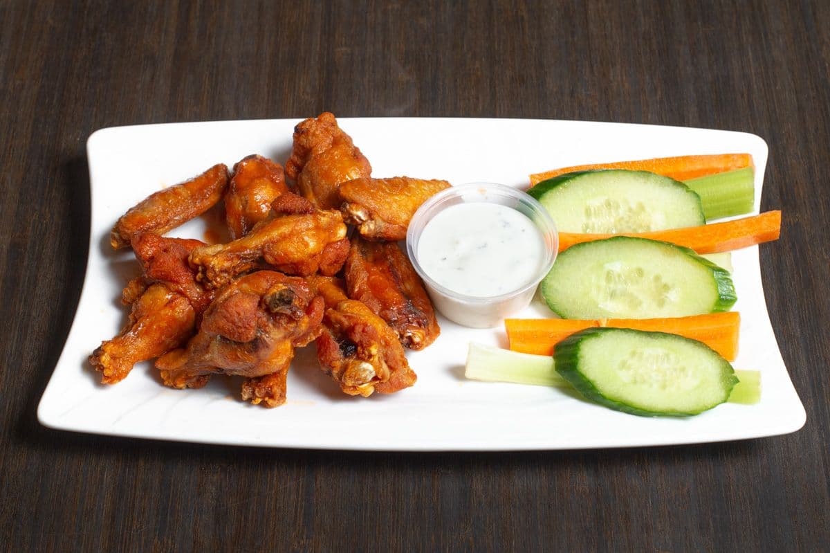 Wings with Veggies (1 lb)