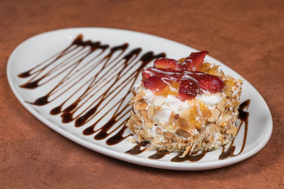Strawberry romanoff Cake