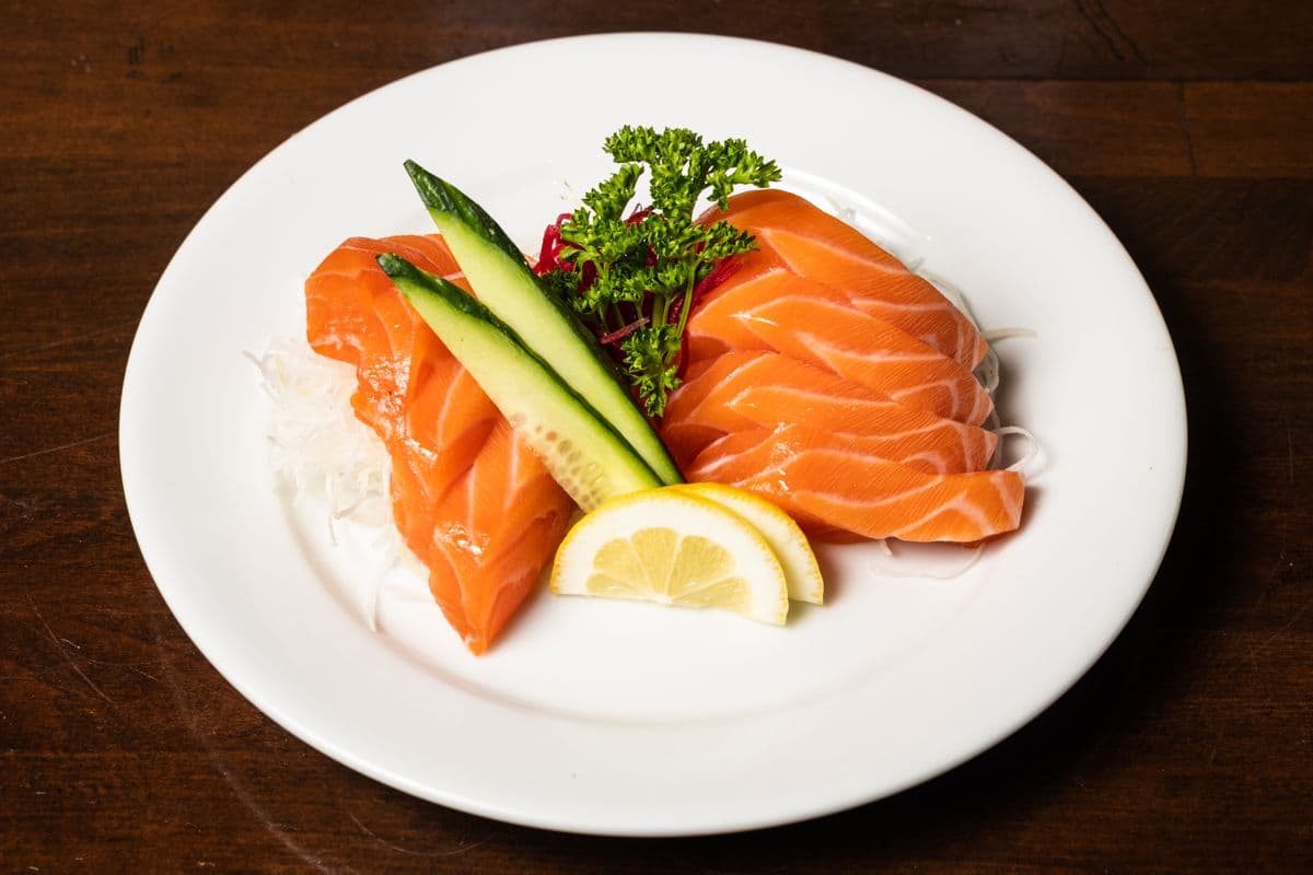 Salmon Sashimi (8 Pcs)