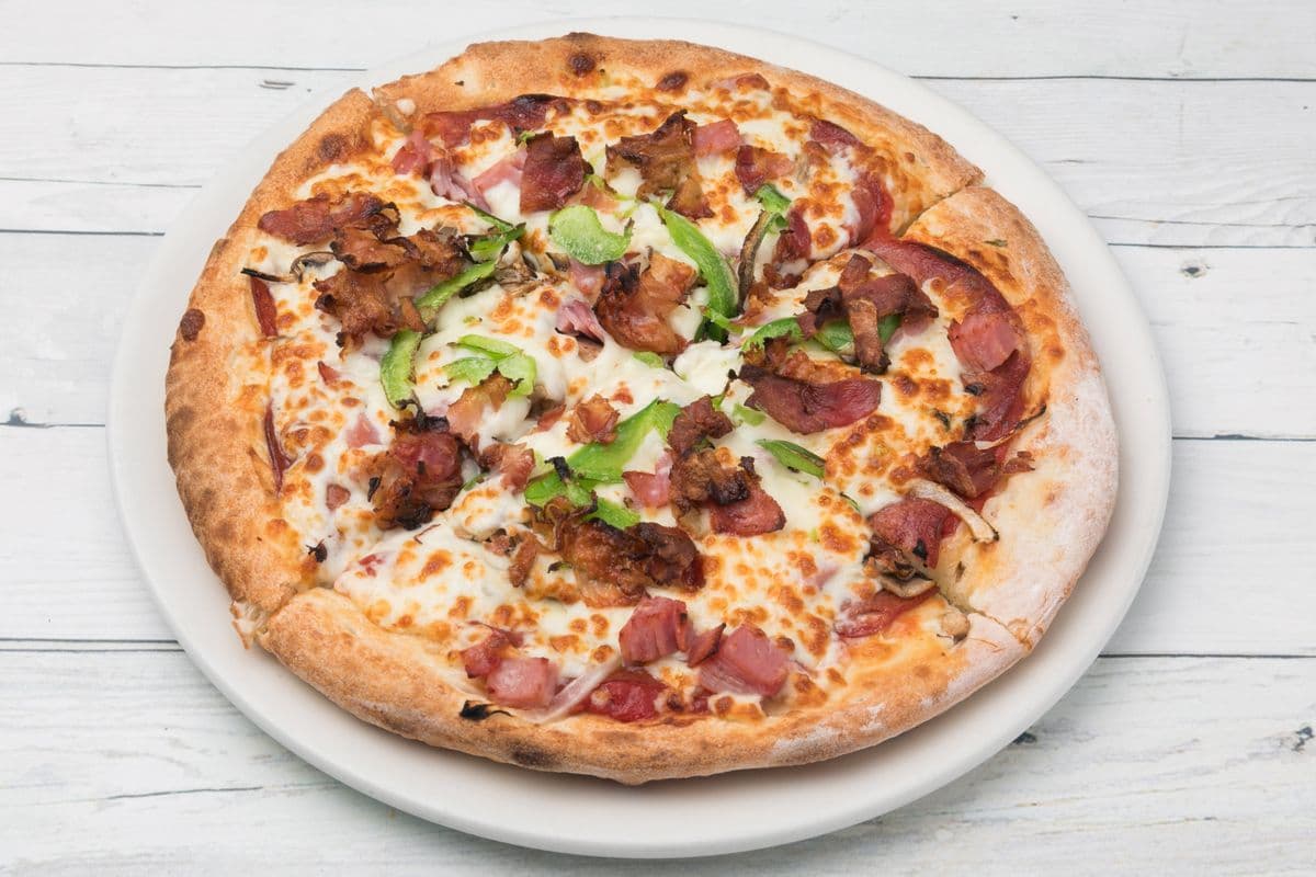 Petite pizza internationale / Small International Pizza
