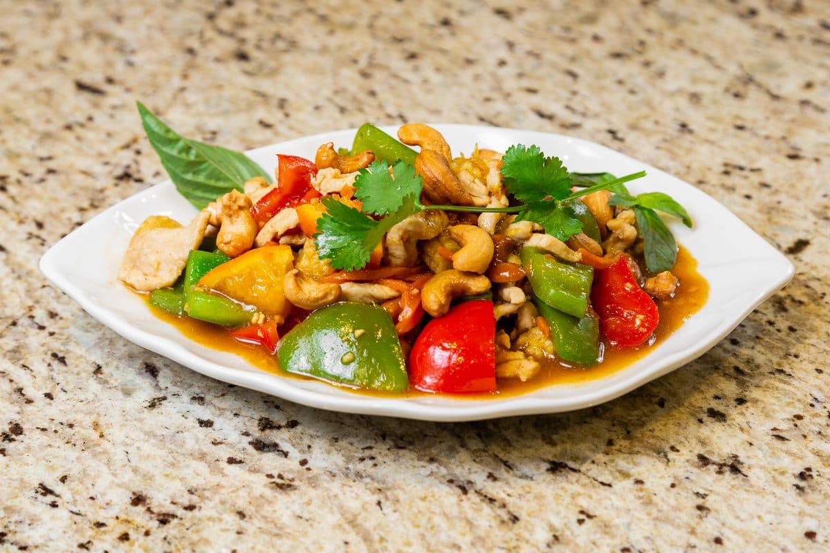 29. Chicken Cashew Nuts - Khai Pad Med Mamuang
