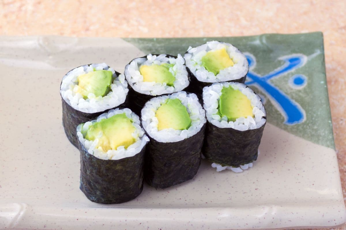 Avocado Roll (6 pcs)